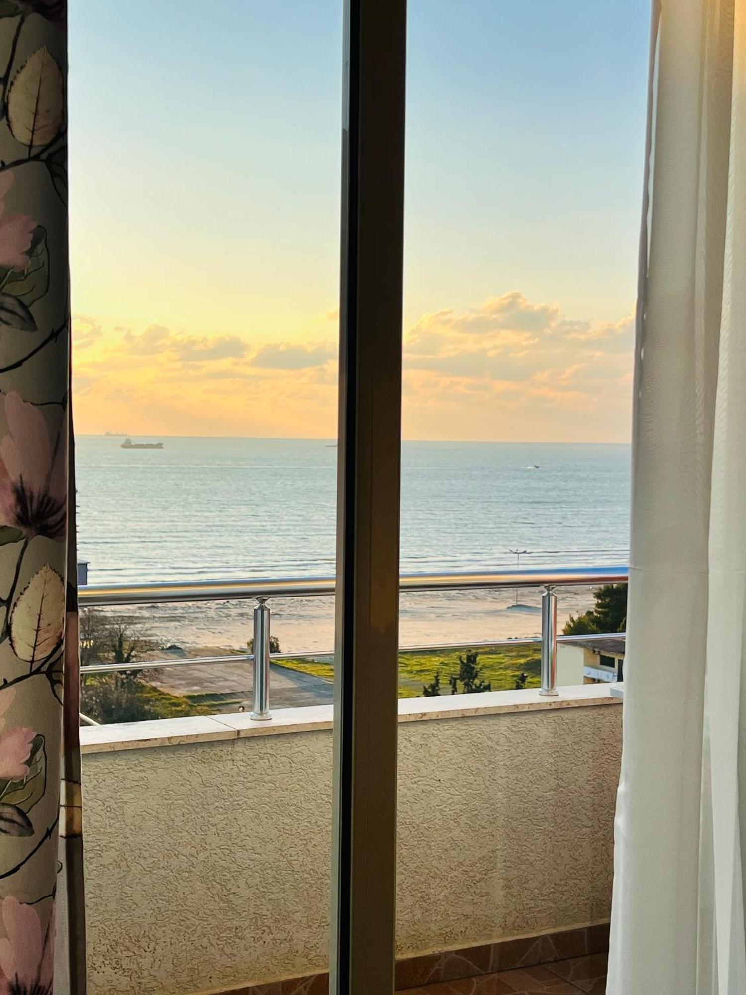 Lunasol Seaside Apartments Durrës Buitenkant foto